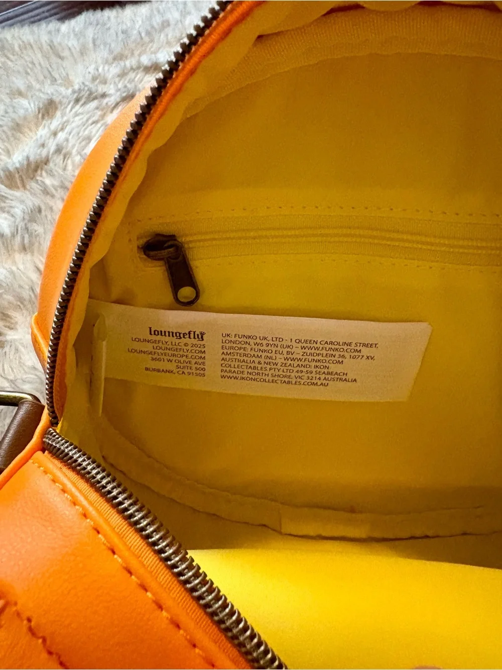 BNWT Loungefly Disney Mickey Mouse Glow-in-the-Dark Pumpkin Crossbody Bag